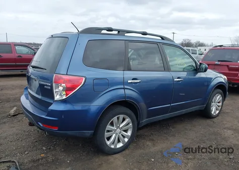 2011 Subaru Forester 2.5X Premium из США, поврежденный, VIN JF2SHADC8BH744446